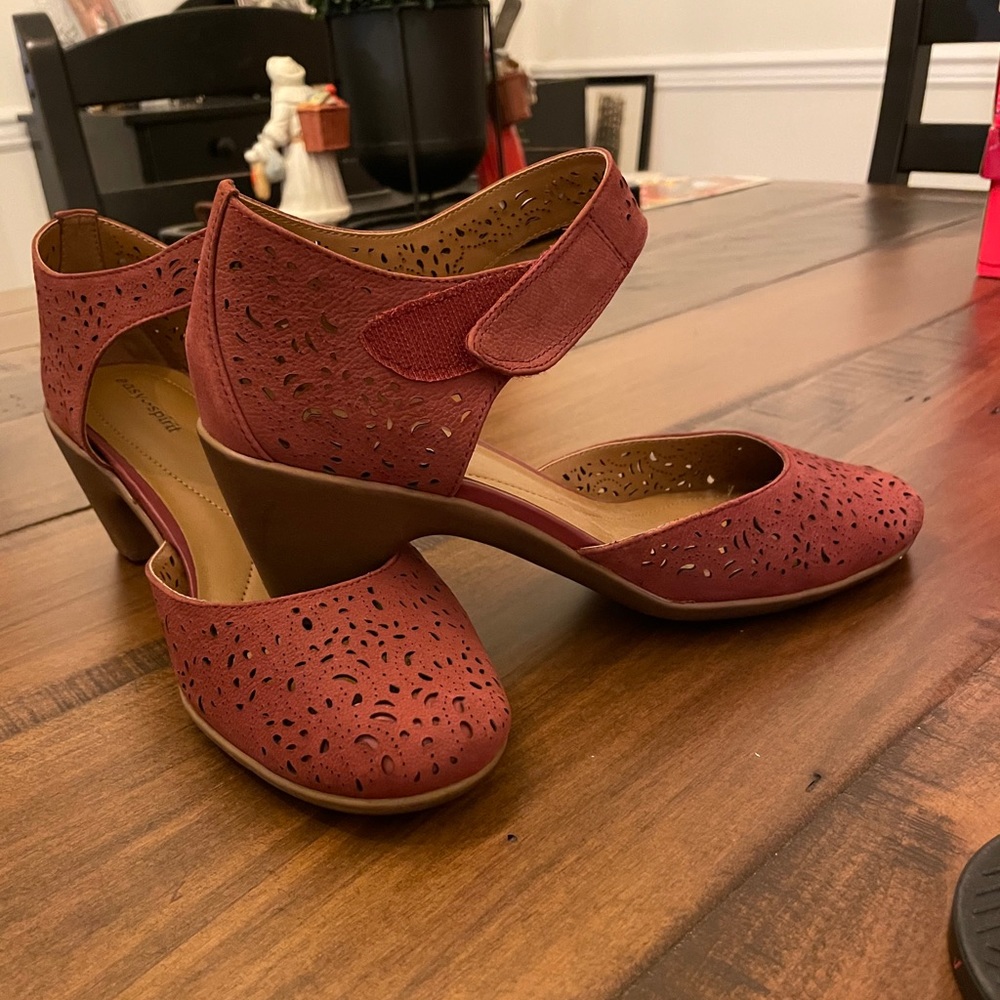 Easy Spirit Shoes